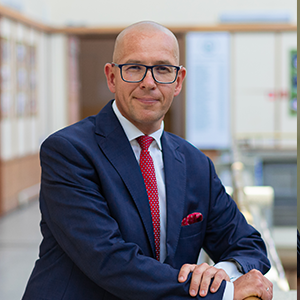 Dr hab. Rafał Mrówka, prof. SGH